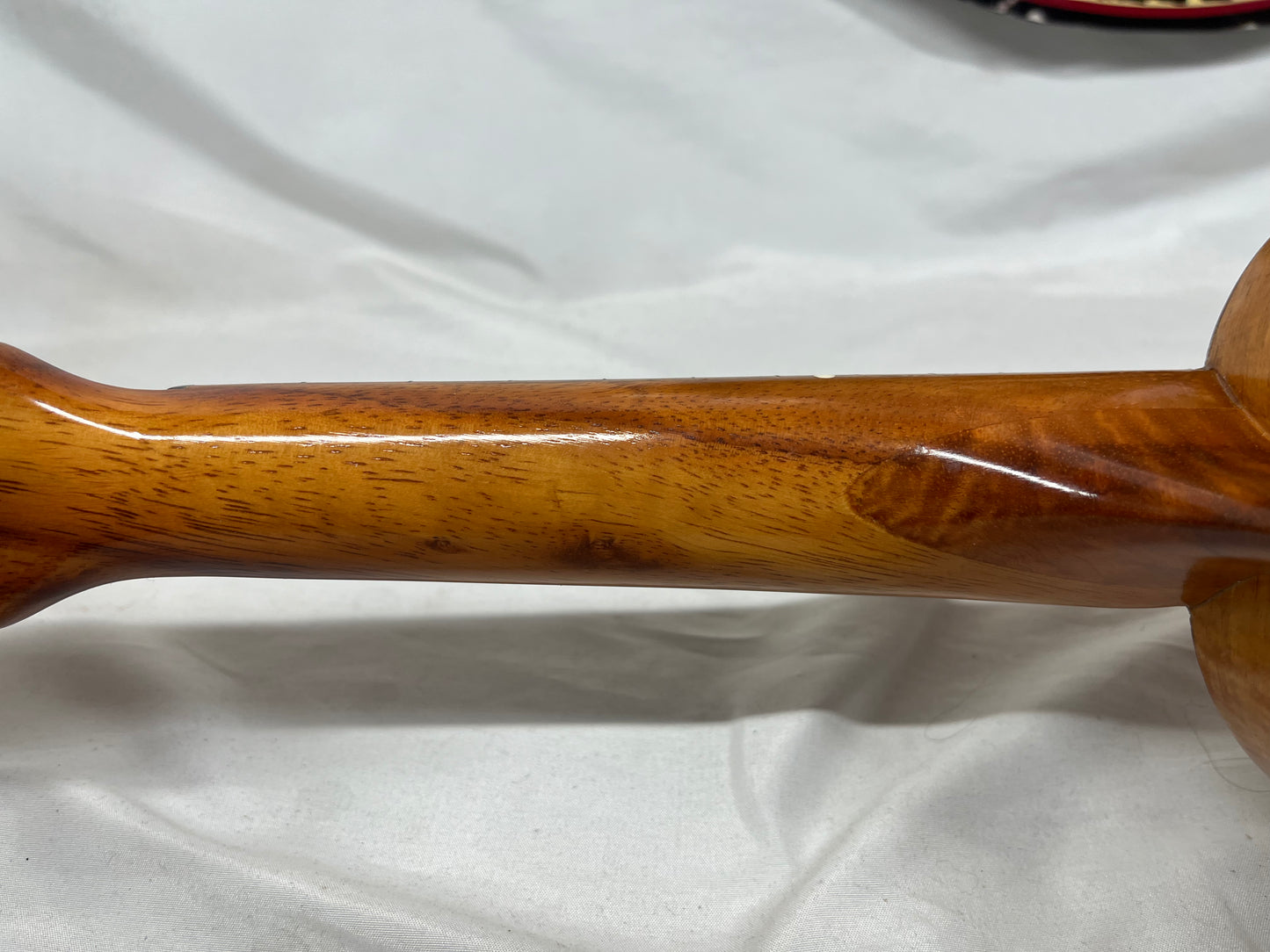 Kamaka Pineapple Soprano Ukulele with Case - SPLIT IN BACK OF BODY