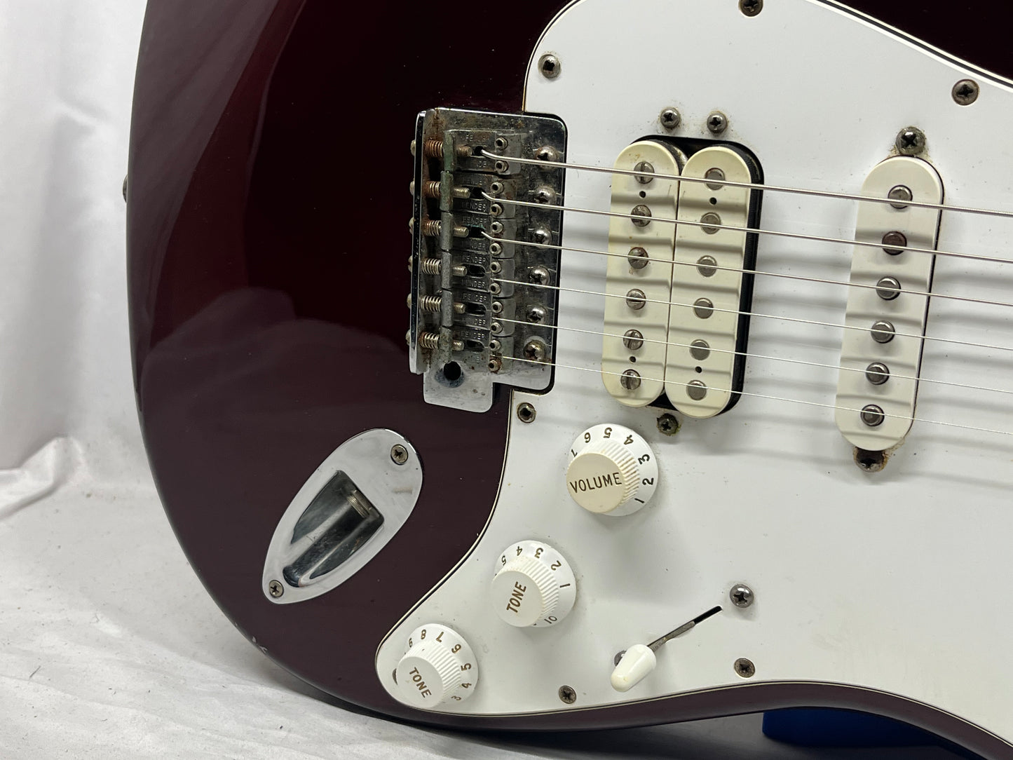 Fender Standard Stratocaster Strat HSS MIM - Made in Mexico - Midnight Wine