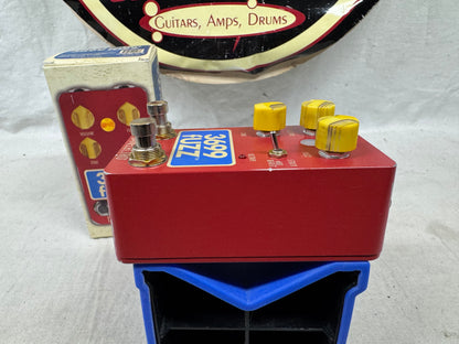 Danelectro 3699 Fuzz Pedal with Box