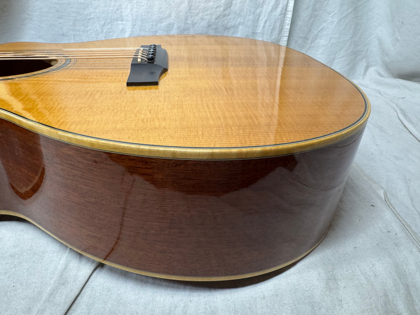 Larrivee 05 Select Series OMV-05 omv05 Single Cutaway Acoustic Guitar with Case -- *Split in Top / Cracks*