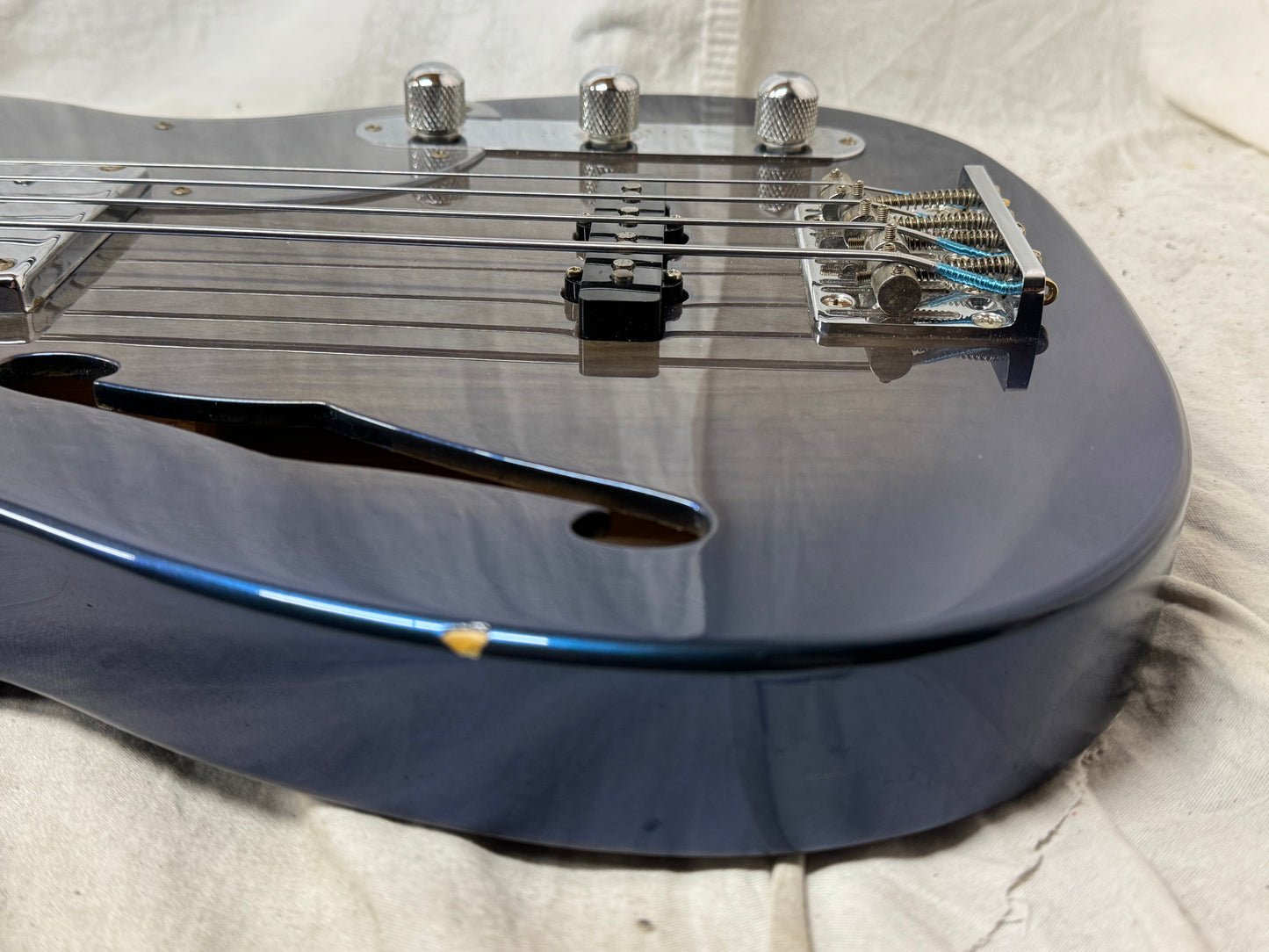 Fender TNB-110SPL TNB SPL J-Craft Thinline Telecaster Bass Special 4-string Semi-Hollowbody Bass 2002 - 2004 - Blue Violet Burst