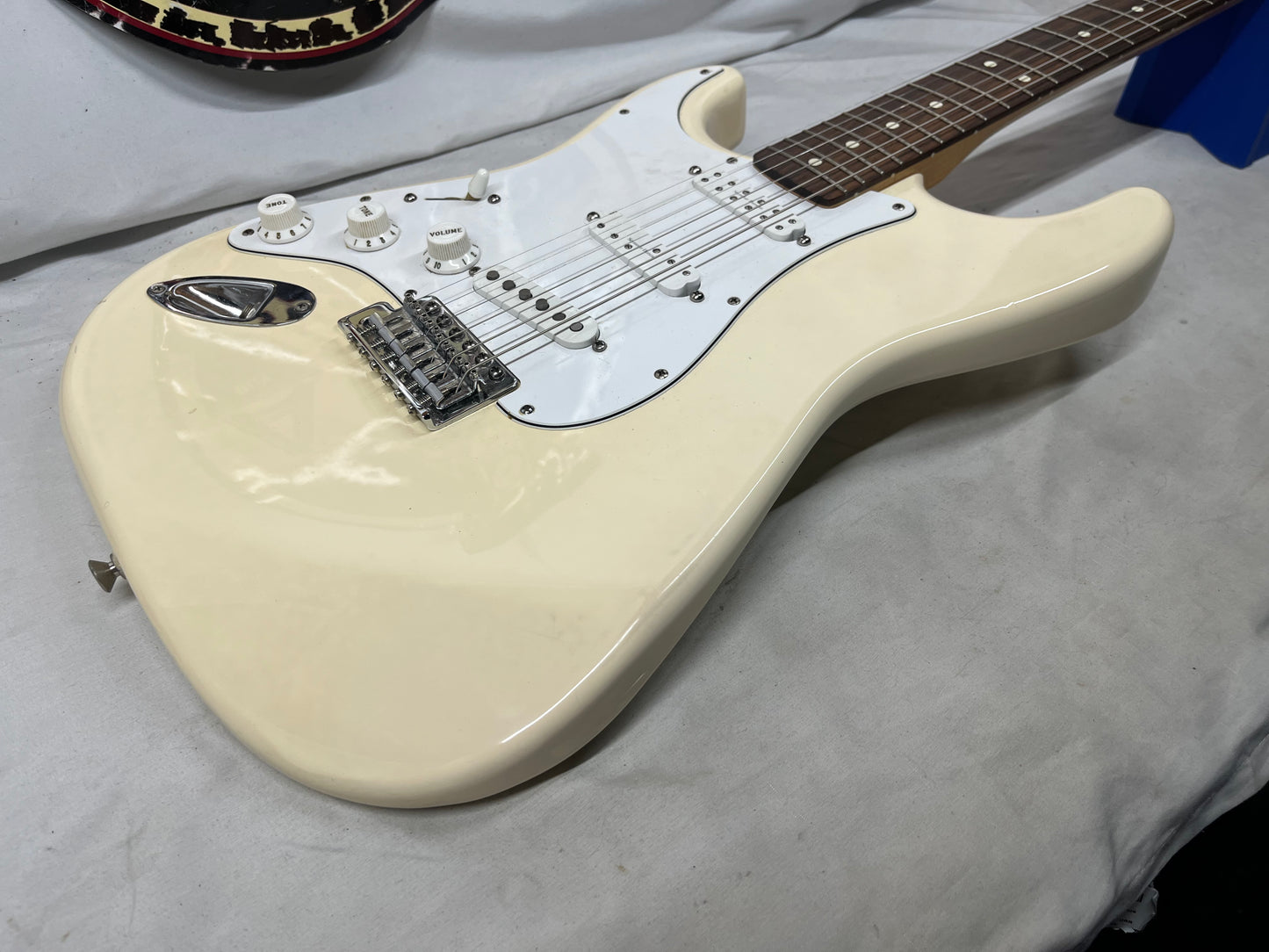 Fender Standard Stratocaster Strat Left Handed Lefty Electric Guitar - Arctic White