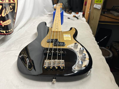 Fender Deluxe Active Electric Precision Bass Special - Image 18