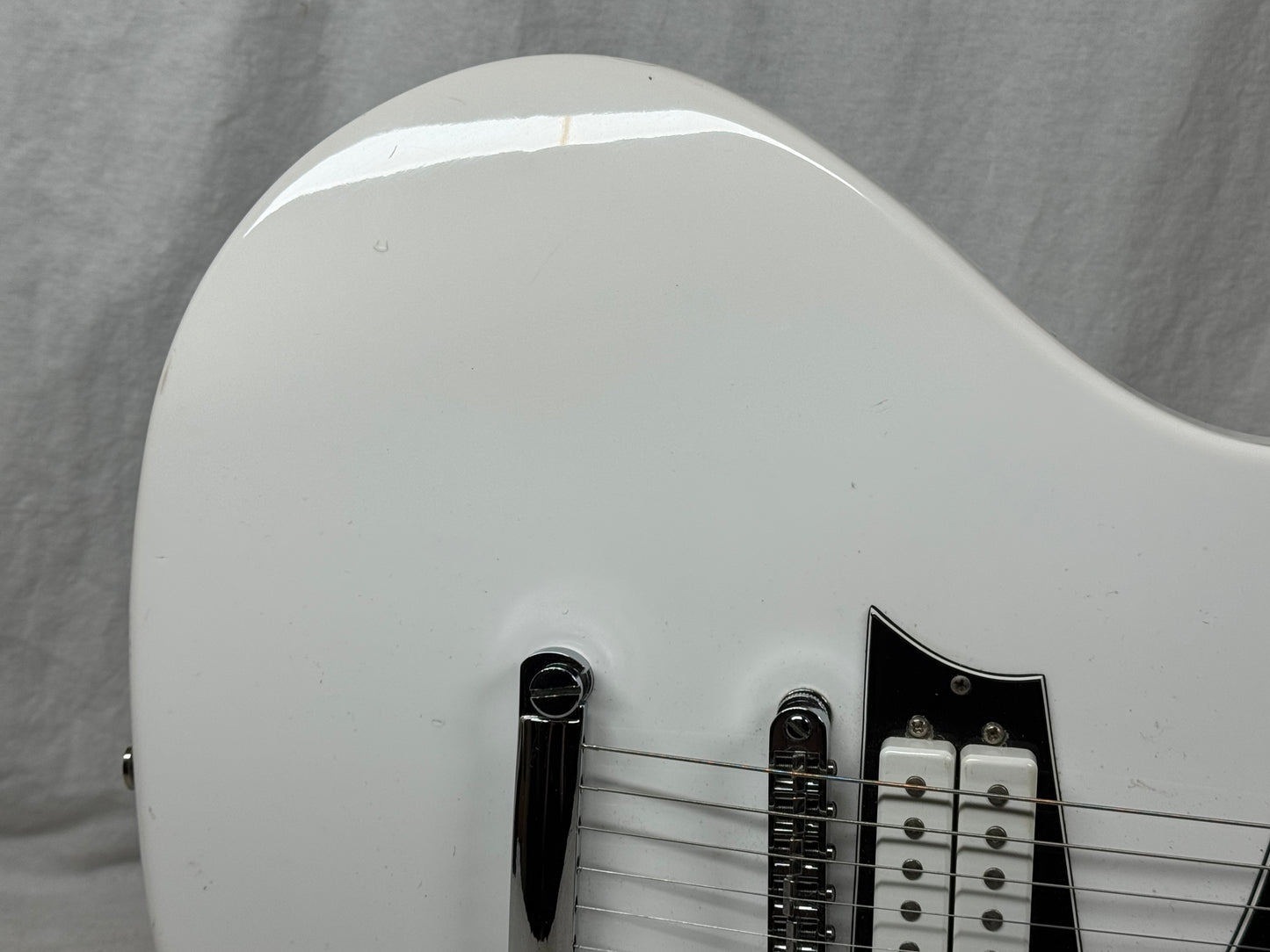DiPinto Mach IV 4 Guitar with Case