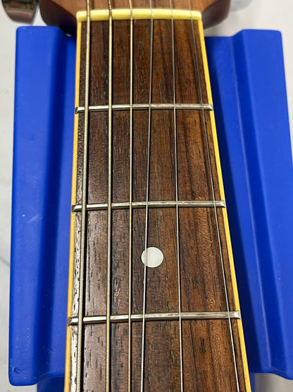 Ovation Celebrity CC057 Acoustic Electric Guitar