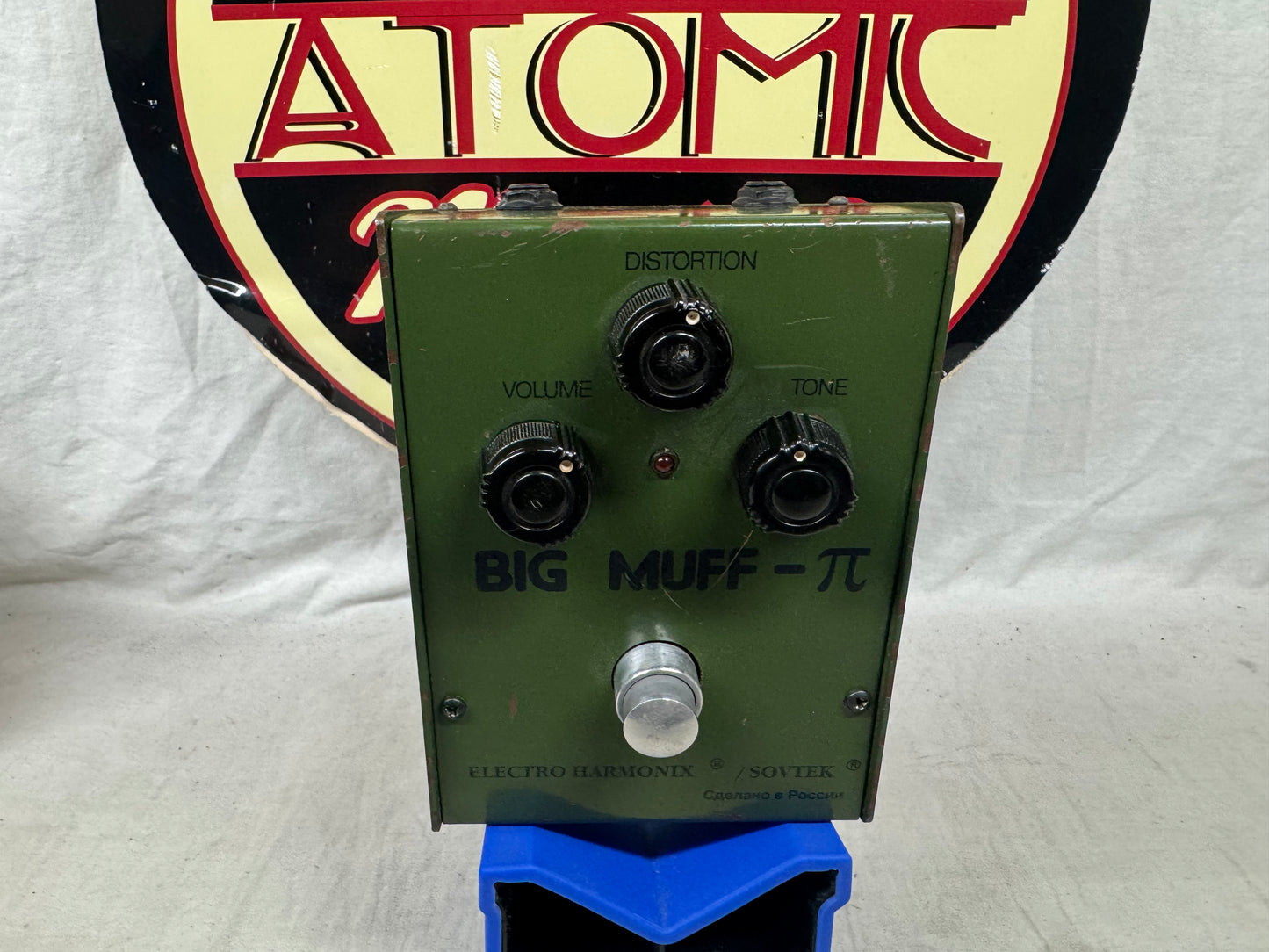 Electro-Harmonix x Sovtek " Green Russian " Big Muff π Pi version 7C 3rd Edition Distortion Fuzz Pedal with Original Wood Box - BM-1-01.00.001 ~2000 - Bubble Font / 6-Screw Chassis