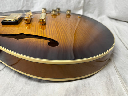 Yamaha SA2200 sa-2200 Semi-Hollowbody Guitar with Gator Case 2020
