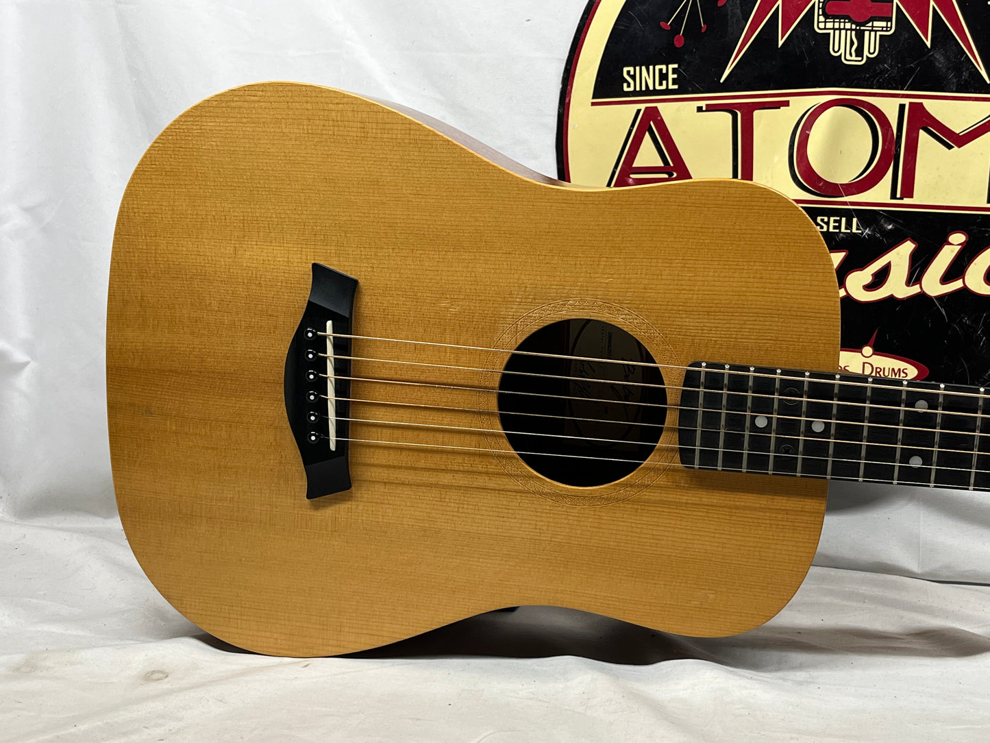 Taylor 305 Baby Taylor Acoustic Guitar with Gig Bag