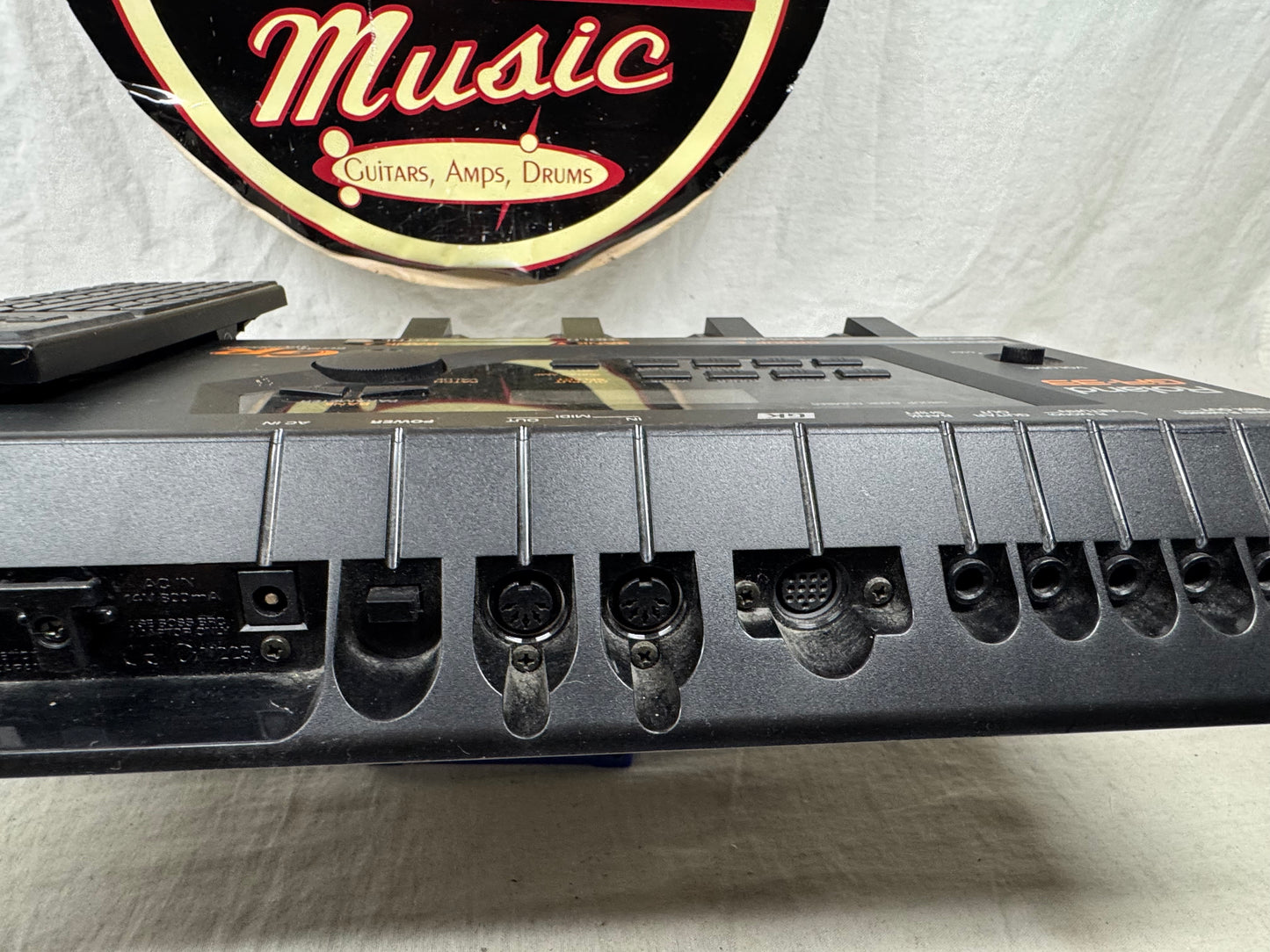 Roland GR-33 gr33 Guitar Synthesizer Pedal with Power Supply