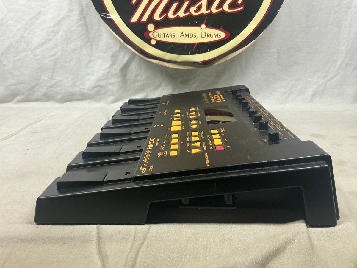 Roland GR-1 Guitar Synthesizer