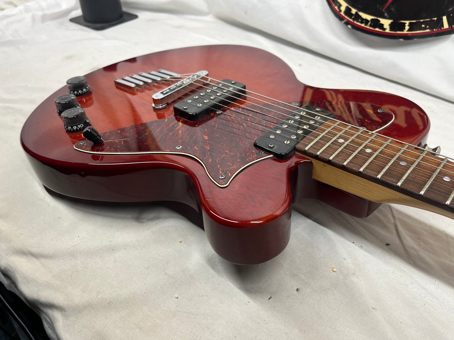 Yamaha AES800 Singlecut Electric Guitar