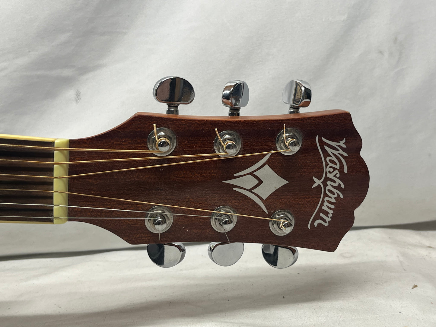 Washburn WD7SCEATB Harvest Series Dreadnought Acoustic Electric Guitar - Tobacco Burst