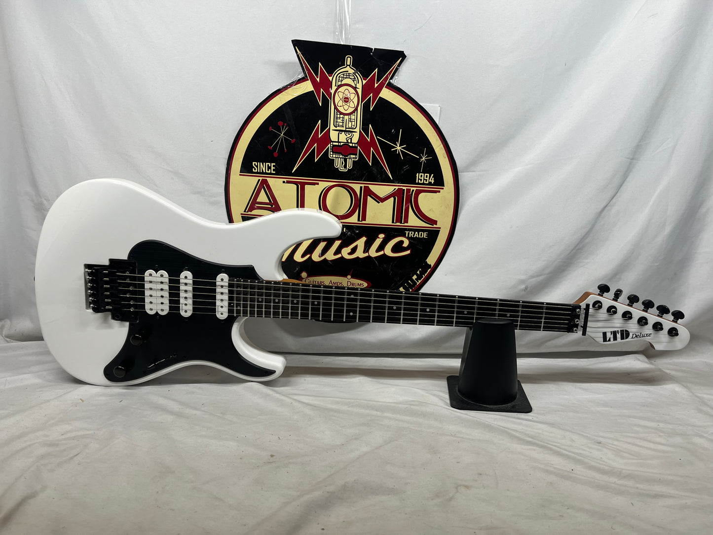 ESP LTD SN-1000 Floyd Rose HSS Doublecut Electric Guitar - Snow White