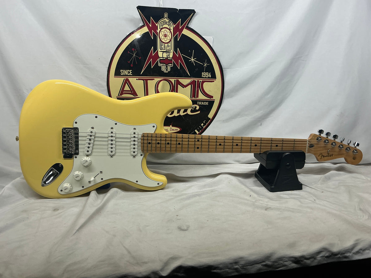 Fender Player Stratocaster Guitar 2019 - Buttercream / Maple neck