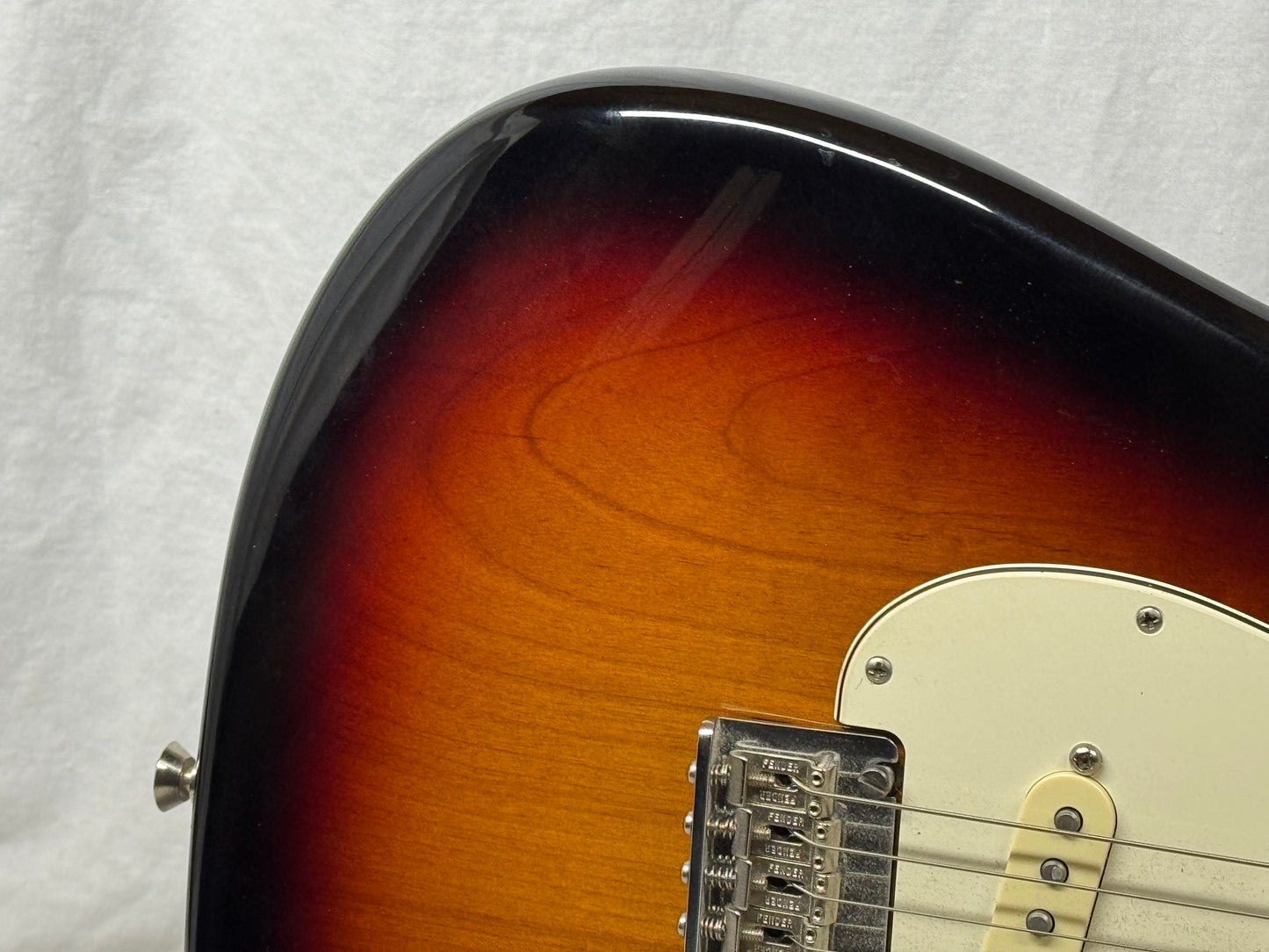 Fender Limited Edition American Standard Stratocaster Guitar with Rosewood Neck + Case 2016 - 3-Color Sunburst / Rosewood fingerboard