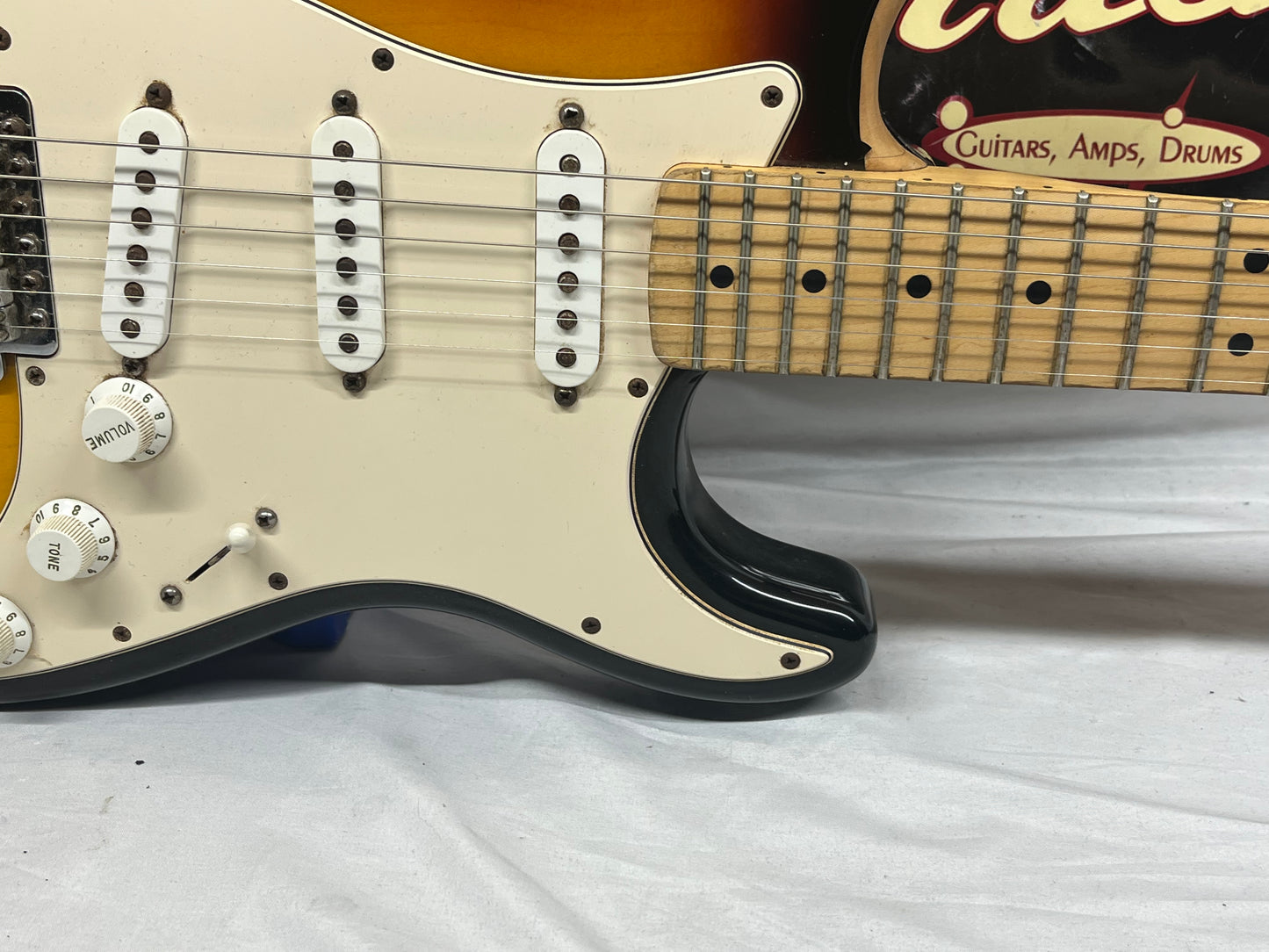 Fender Standard Stratocaster MIM - Made in Mexico Electric Guitar