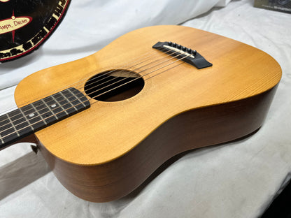 Taylor 305 Baby Taylor Acoustic Guitar with Gig Bag