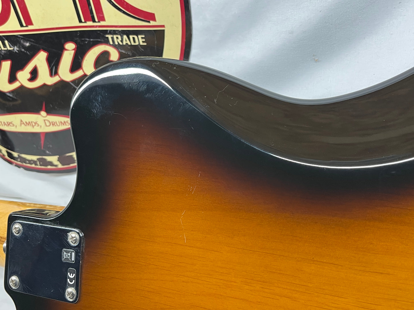 Fender Pawn Shop Reverse Jaguar 4-String Electric Bass MIM - Made in Mexico - 2-Color Sunburst