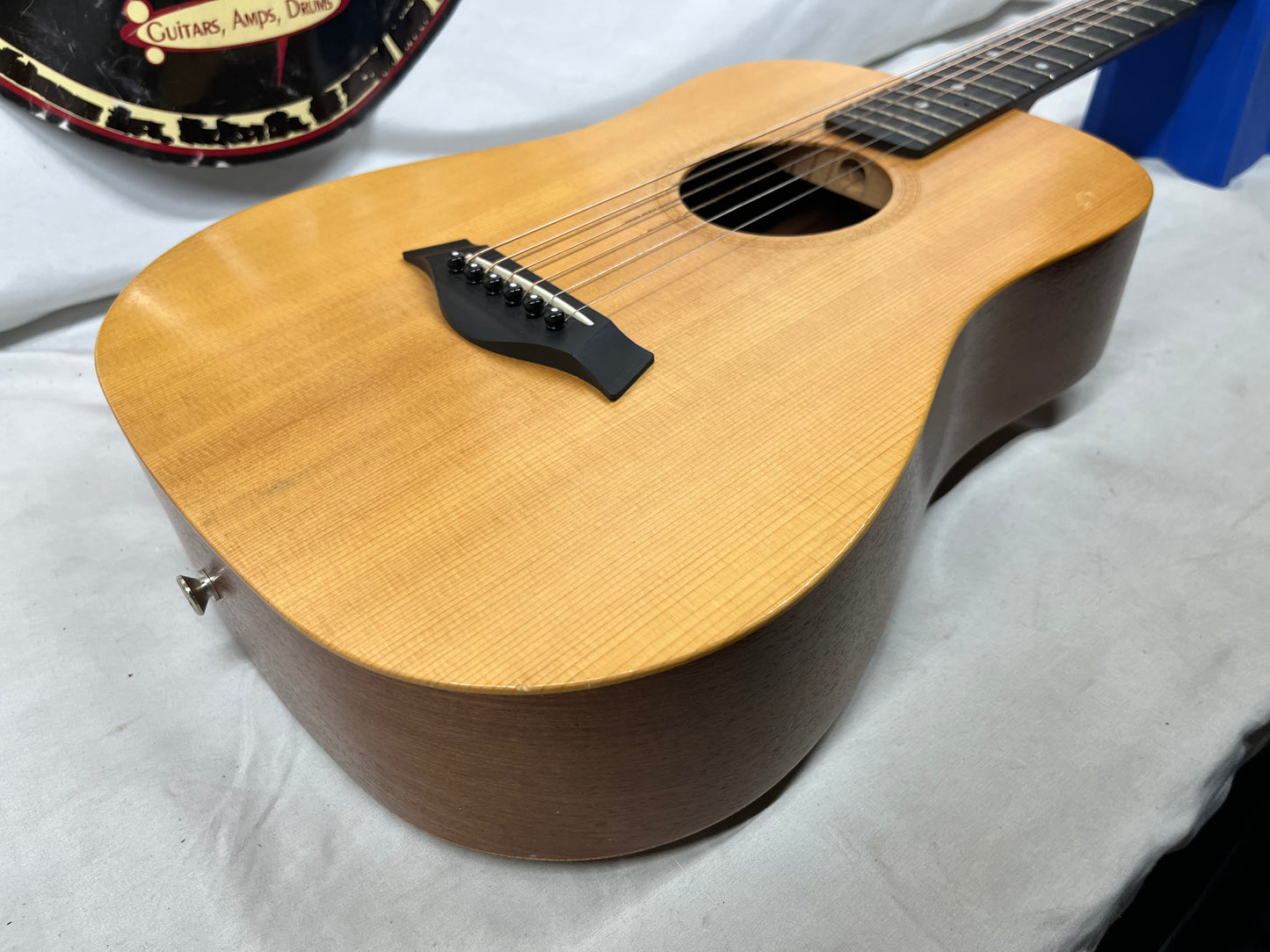 Taylor 305 Baby Taylor Acoustic Guitar with Gig Bag