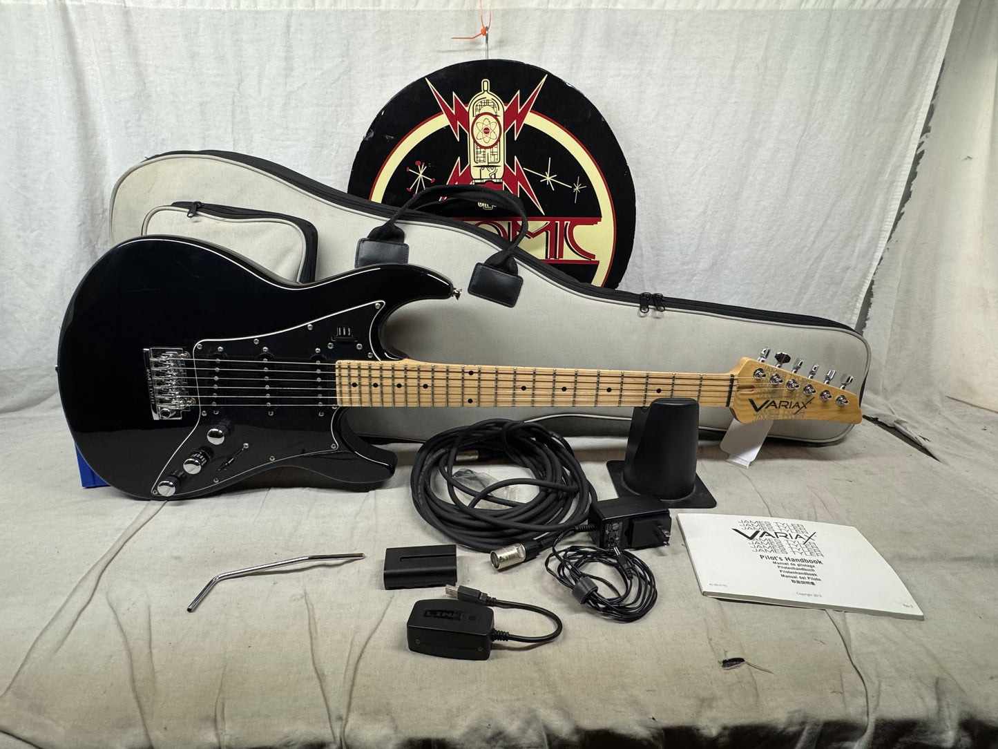 Line 6 JTV-69S jtv69s James Tyler Variax Modeling Guitar with Gig Bag 2013