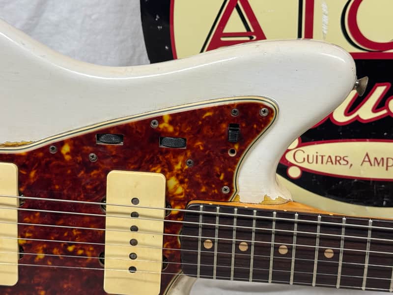 Fender USA Jazzmaster Guitar with Case - Image 3