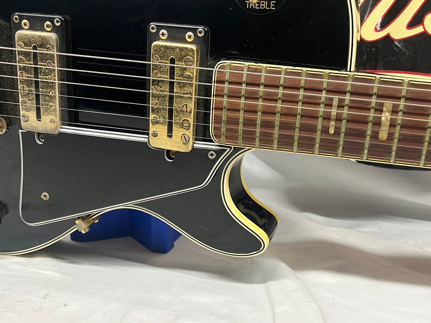 Univox Singlecut LP-Style Electric Guitar with Case