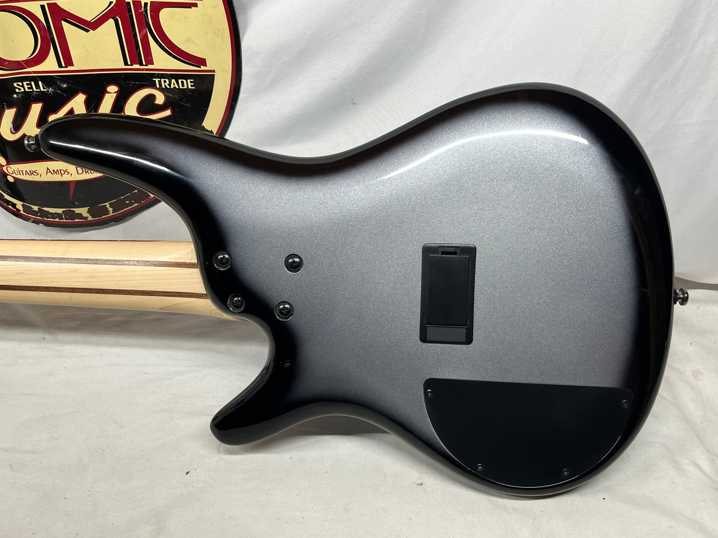Ibanez Soundgear SR305E 5-String Electric Bass