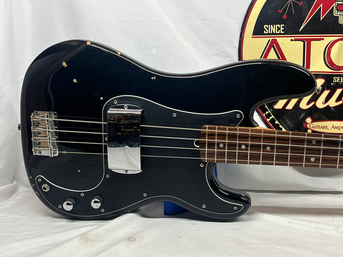 Squier Affinity Series 4-String Electric Precision Bass - Black