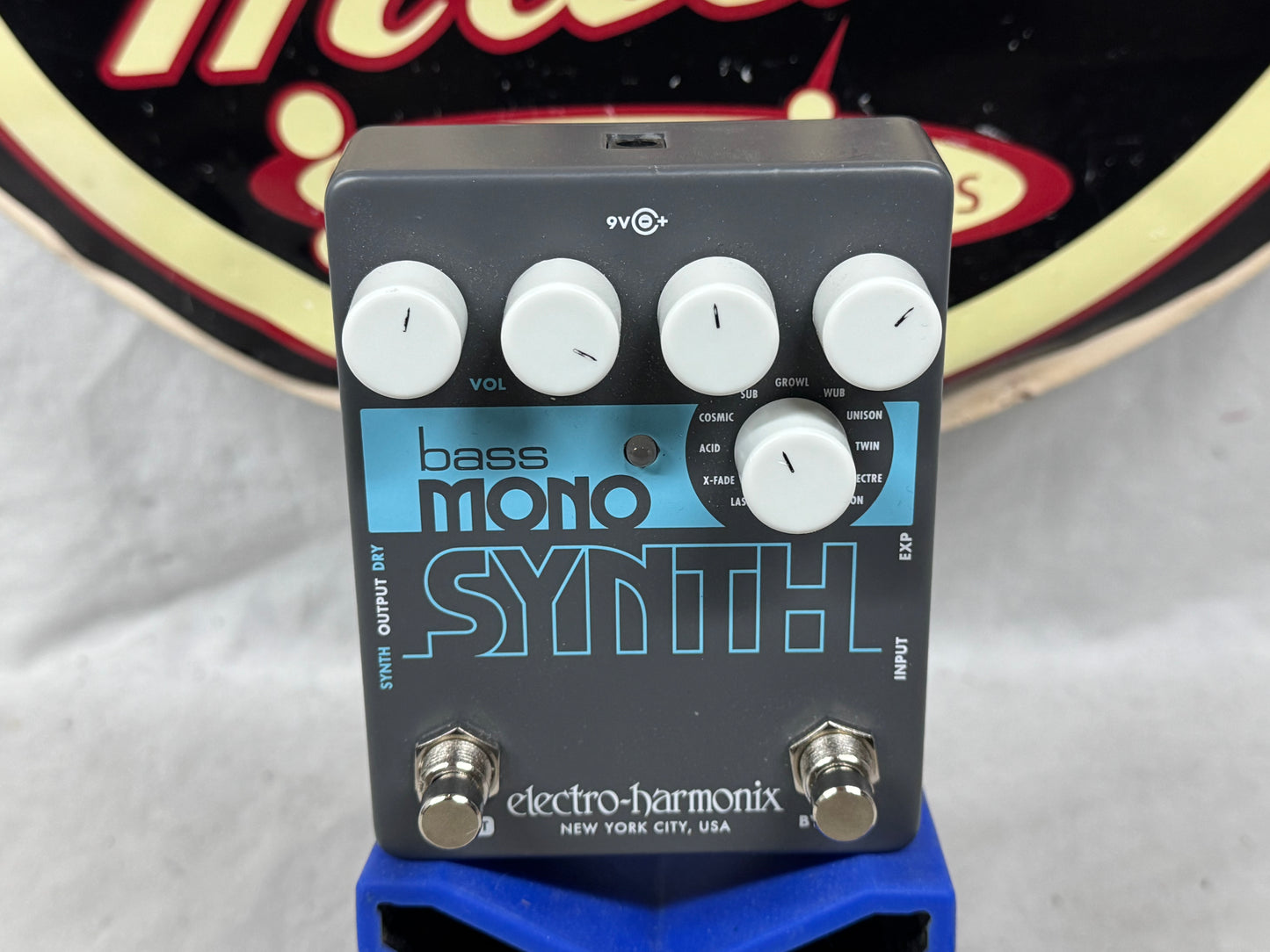 Electro-Harmonix Bass Mono Synth Guitar Synthesizer Pedal
