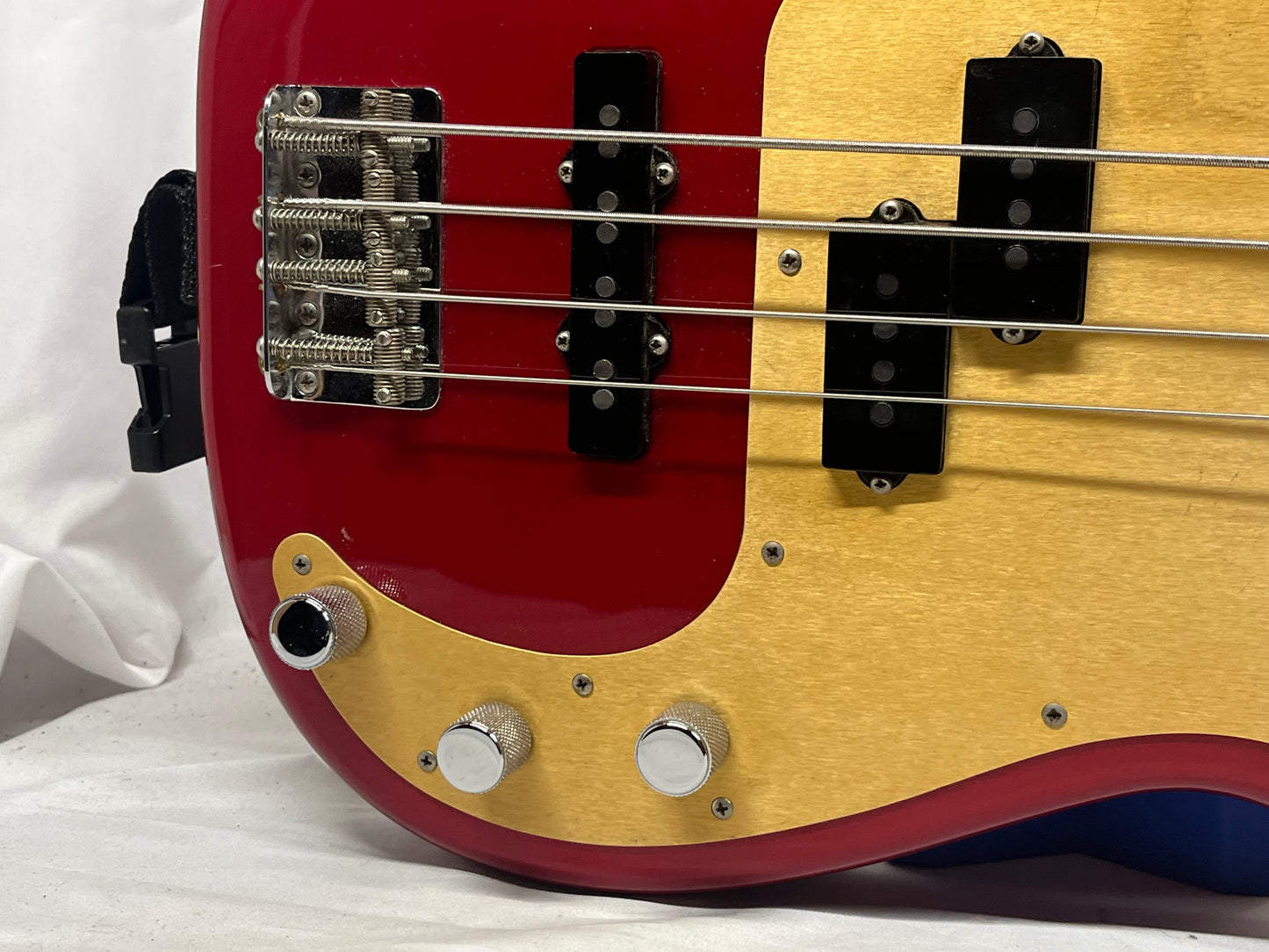 Fender Deluxe Series Precision Bass Special Bass Guitar 1998 - Red