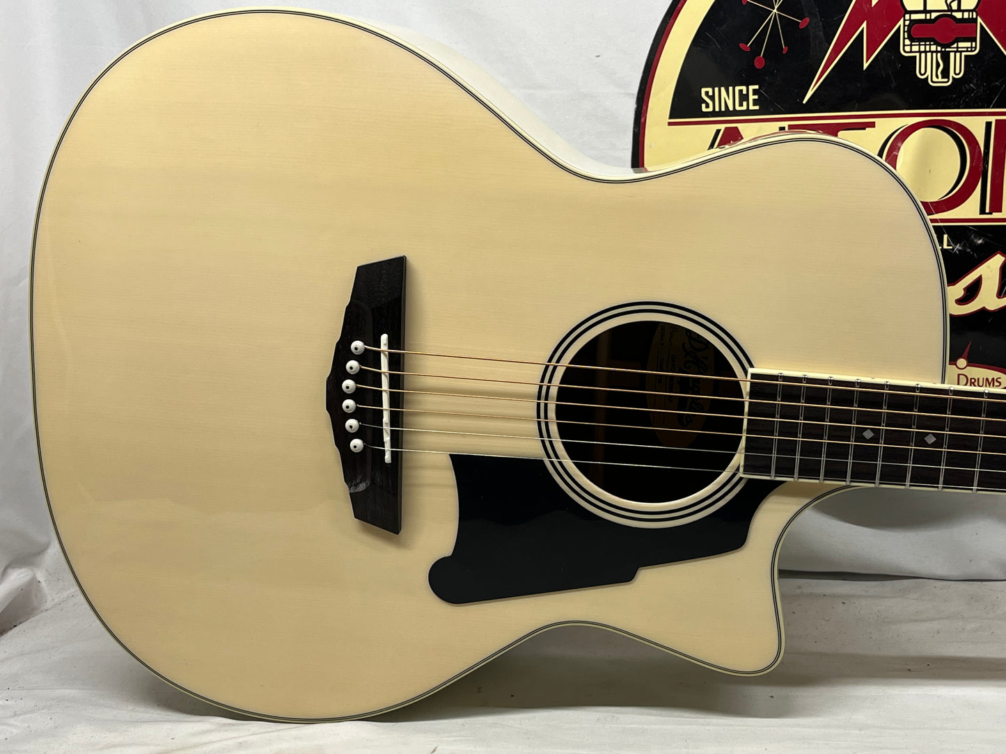 D'Angelico DAPG200G Premier Gramercy Gradn Auditorium Acoustic Electric Guitar - White Wash