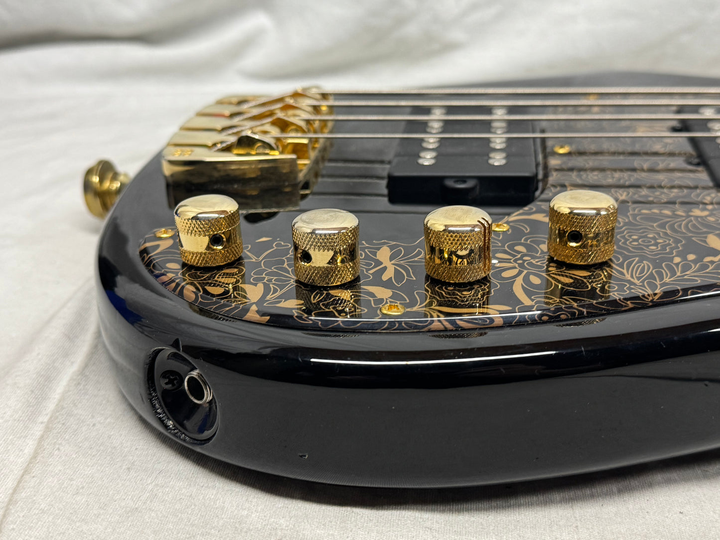 Sandberg California Ida Nielsen Signature 4-string Bass - Soft Aged Black / Birdseye Maple neck