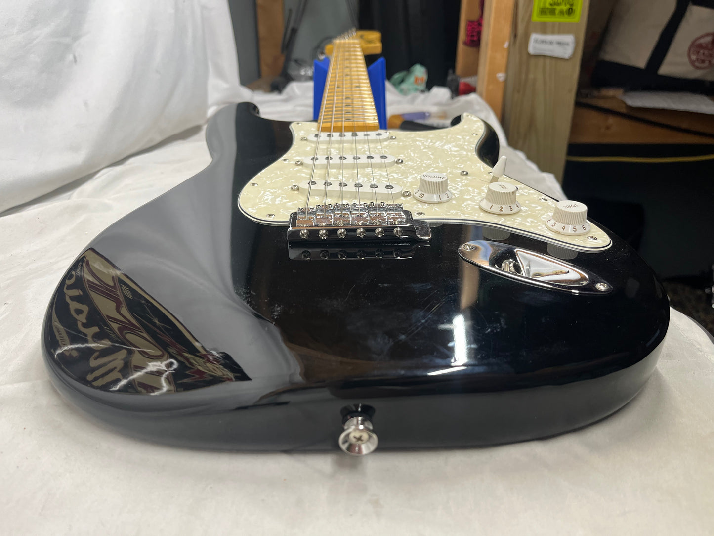 Squier Vintage Modified '70s Stratocaster Strat Electric Guitar - Black