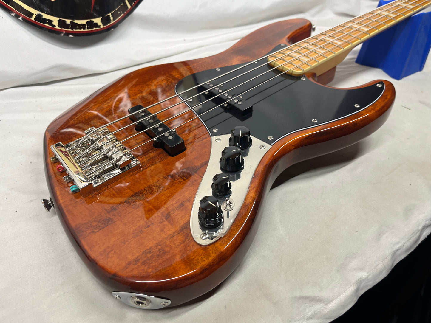 Squier Classic Vibe Active '70s 4-String Electric Jazz Bass - Mocha