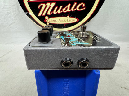Electro-Harmonix Stereo Pulsar Variable Shape Tremolo Pedal