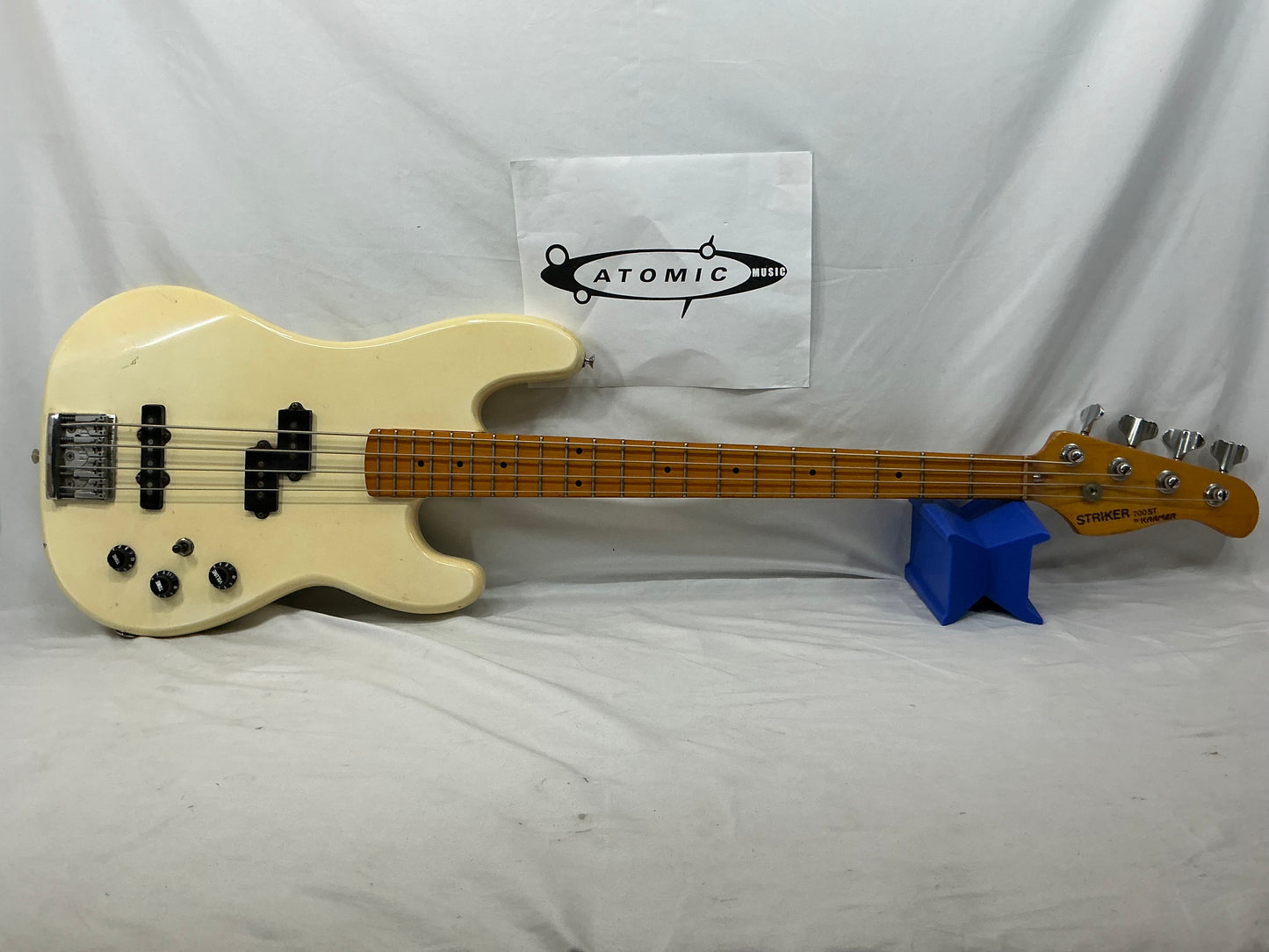 Kramer Striker 700ST Bass Guitar