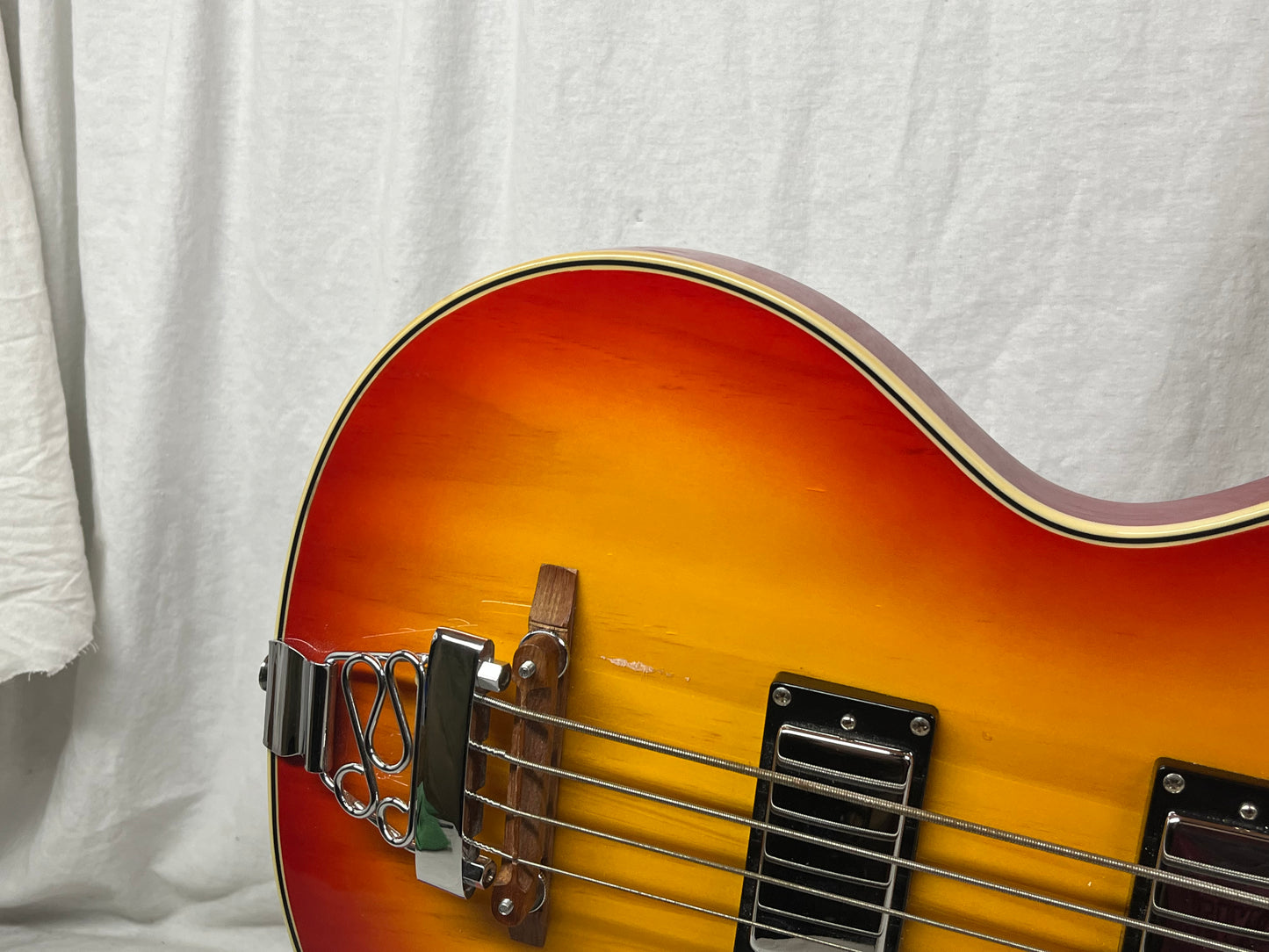 Musicvox Spaceranger Electric 4-String Bass - Sunburst