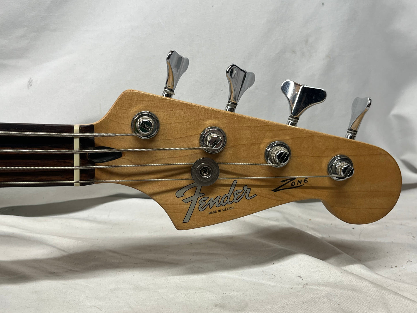 Fender Deluxe Zone 4-String Electric Bass 2001 - Sienna Sunburst
