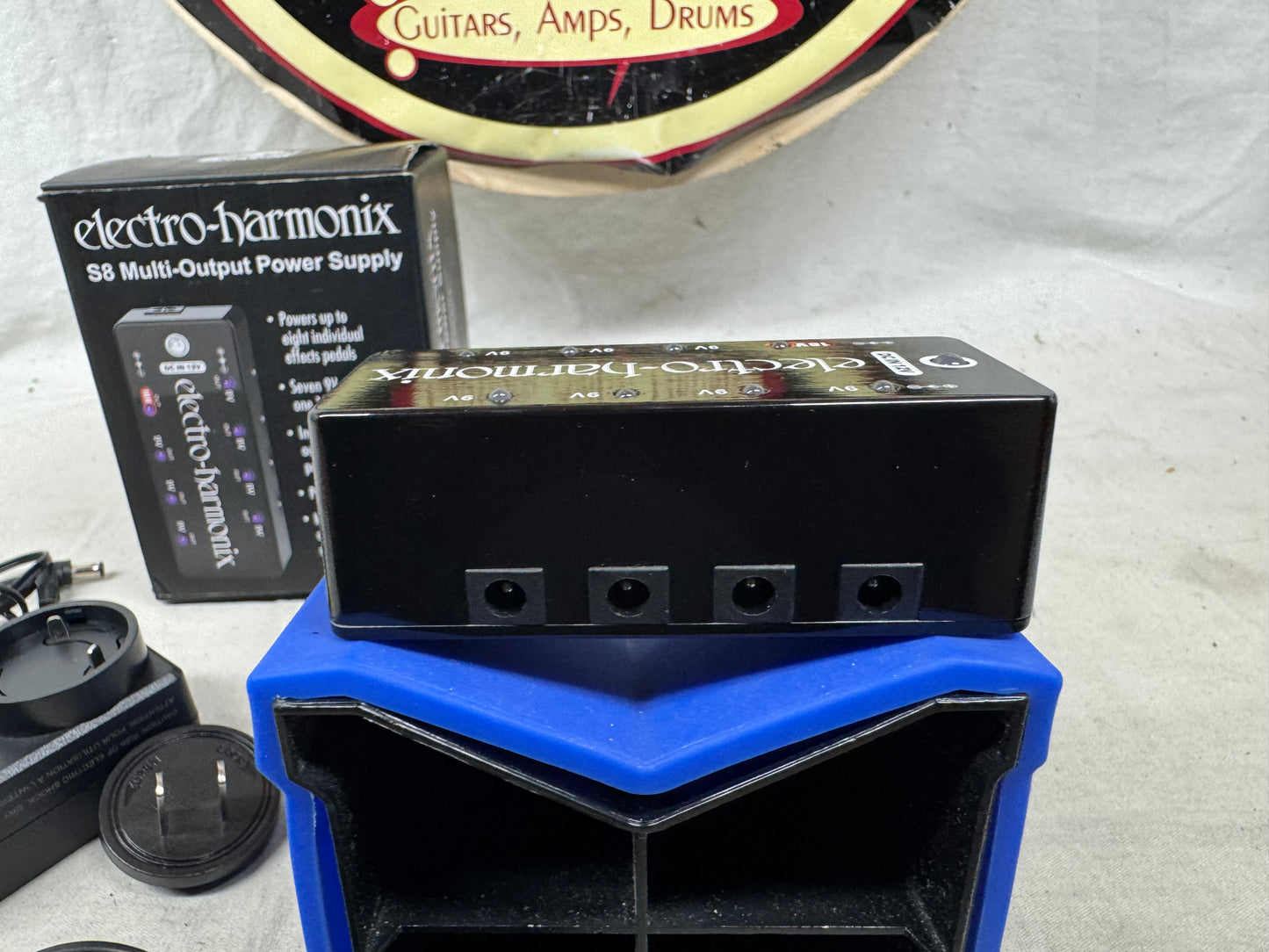 Electro-Harmonix S8 Multi-Output Power Supply with Box
