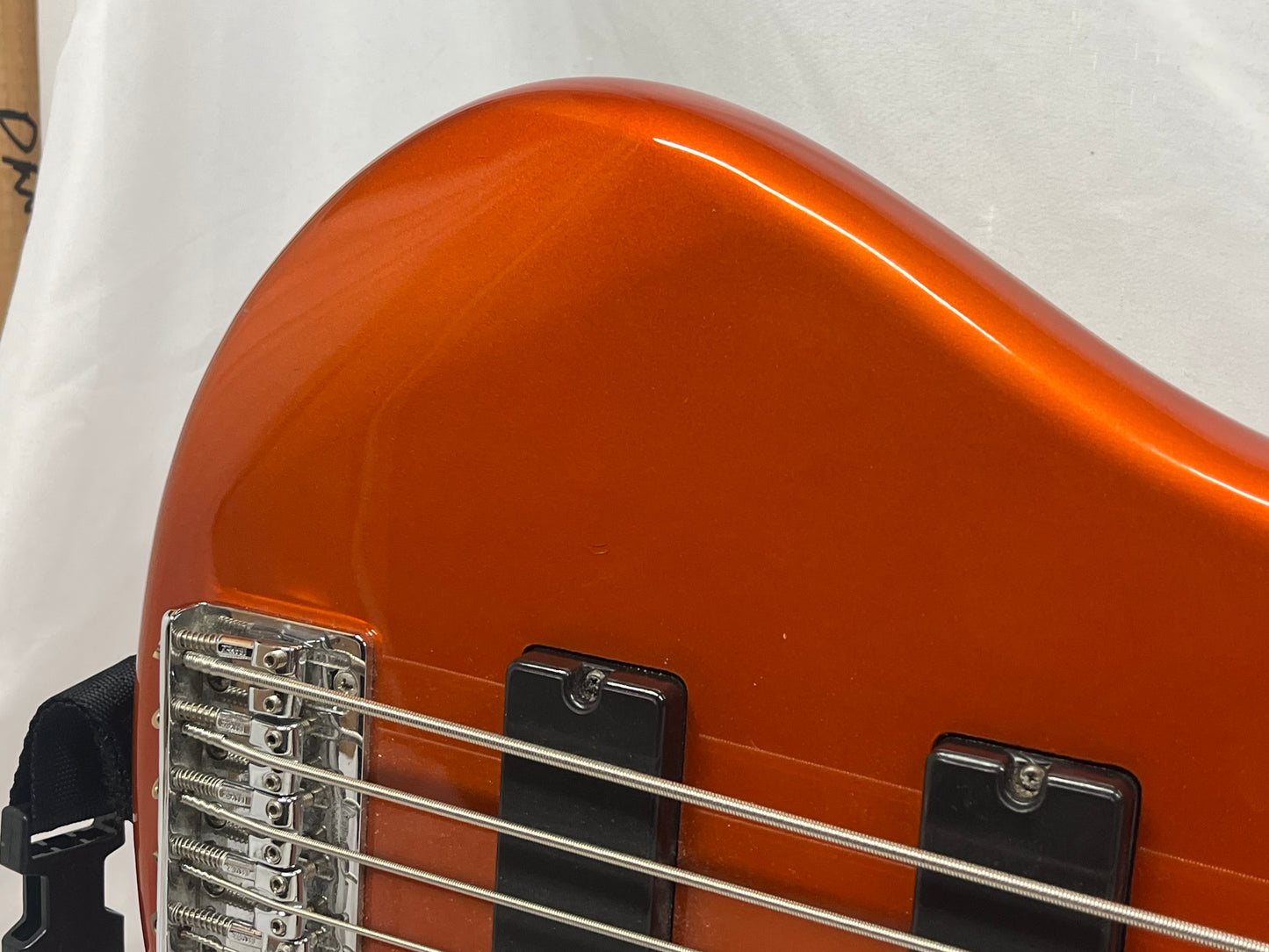 Ibanez Soundgear Gio GSR205 5-String Doublecut Electric Bass