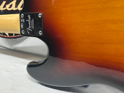 Fender American Standard 4-String Electric Jazz Bass 2011 with Hard Case - 3-Color Sunburst