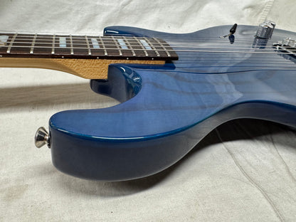 Line 6 Variax 700 Guitar with Gig Bag - MIJ Made In Japan 2006 - Blue