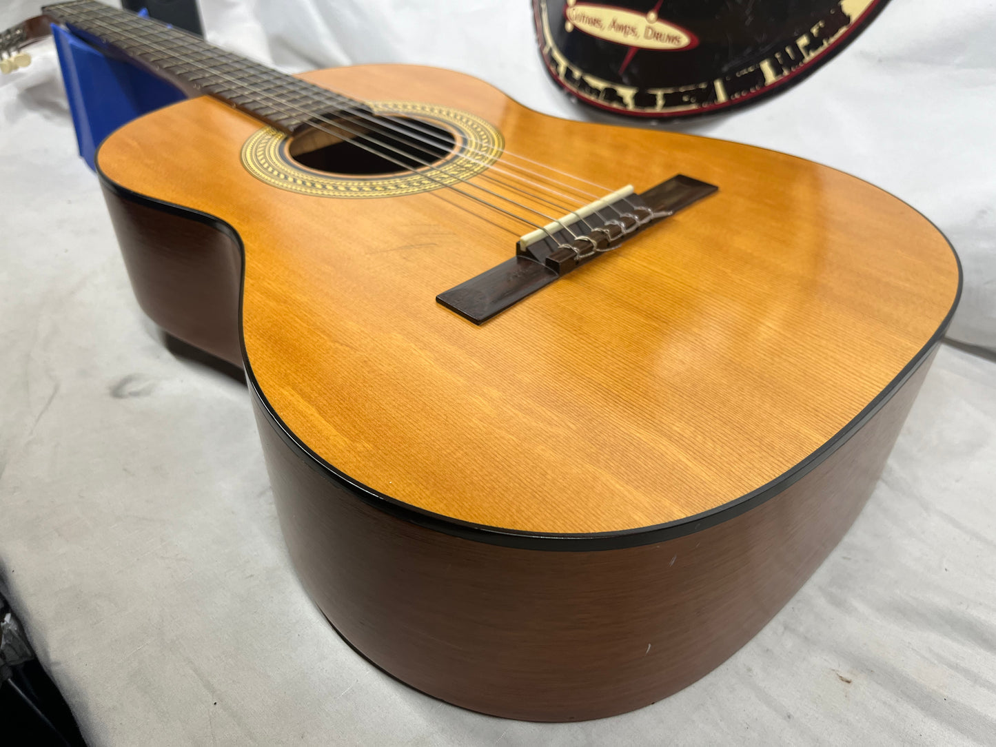Gibson C-0 Classic Acoustic Guitar with Case