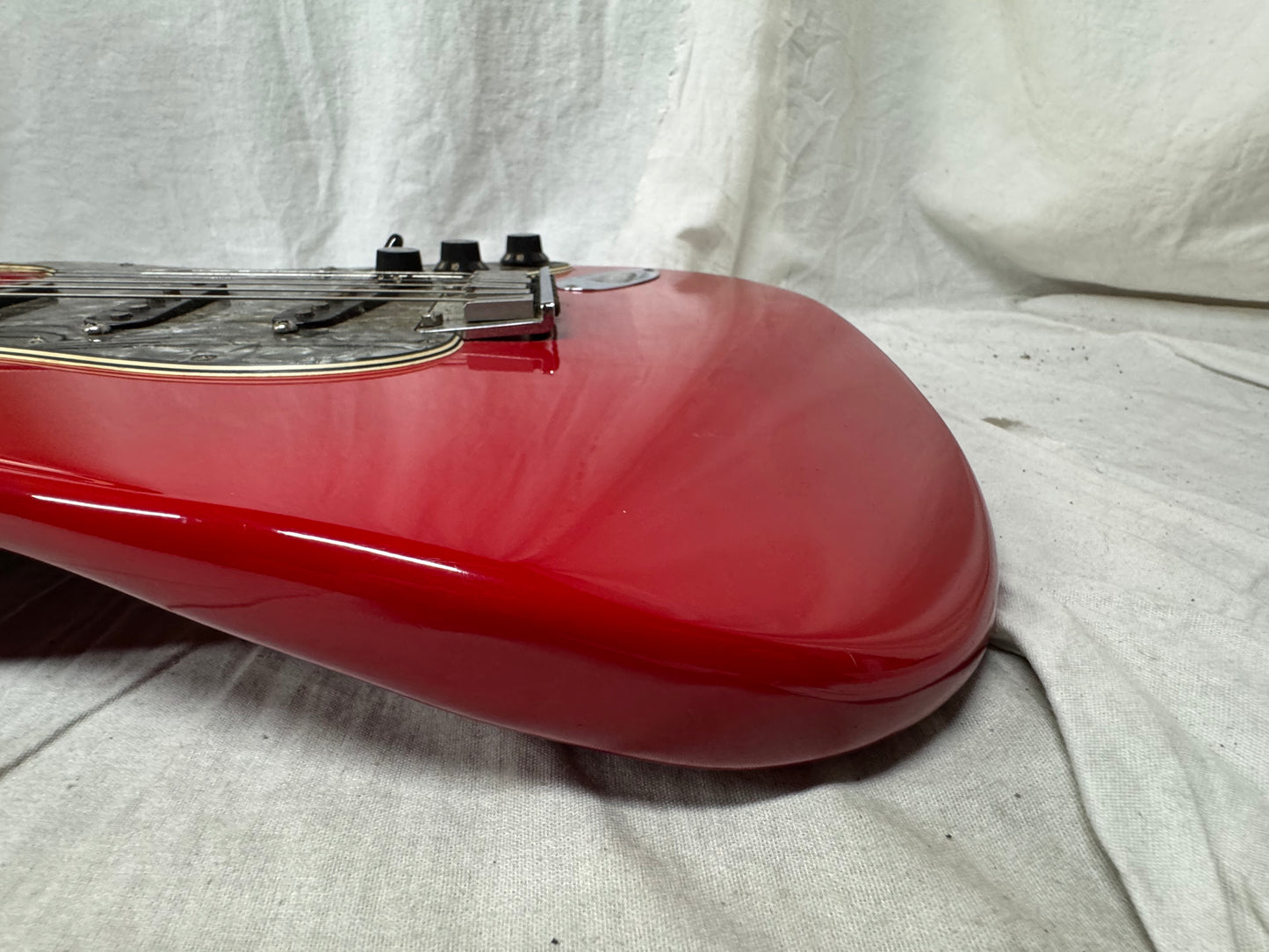 Fender Limited Edition '94 American Special Stratocaster Guitar with Case 1994 - Lipstick Red / Maple neck