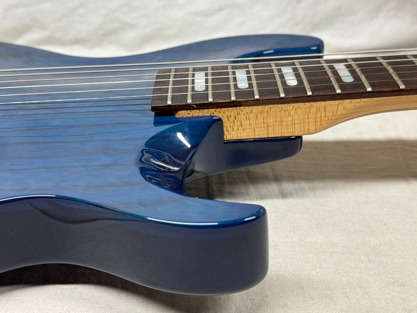 Line 6 Variax 700 Guitar with Gig Bag - MIJ Made In Japan 2006 - Blue
