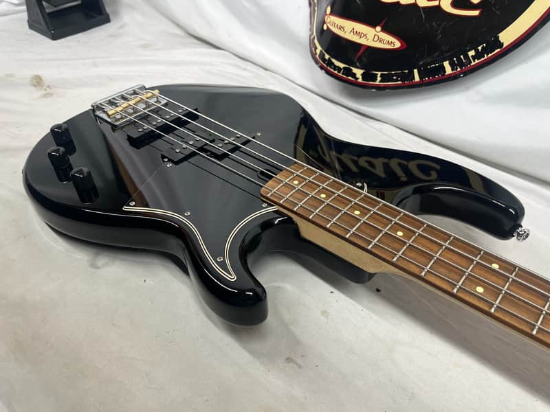 Yamaha Broad Bass BB234 4-String Electric Bass - Image 16