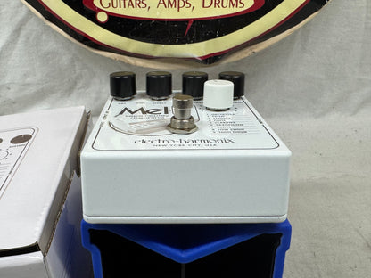 Electro-Harmonix Mel9 mel 9 Tape Replay Machine Guitar Synthesizer Pedal with Box