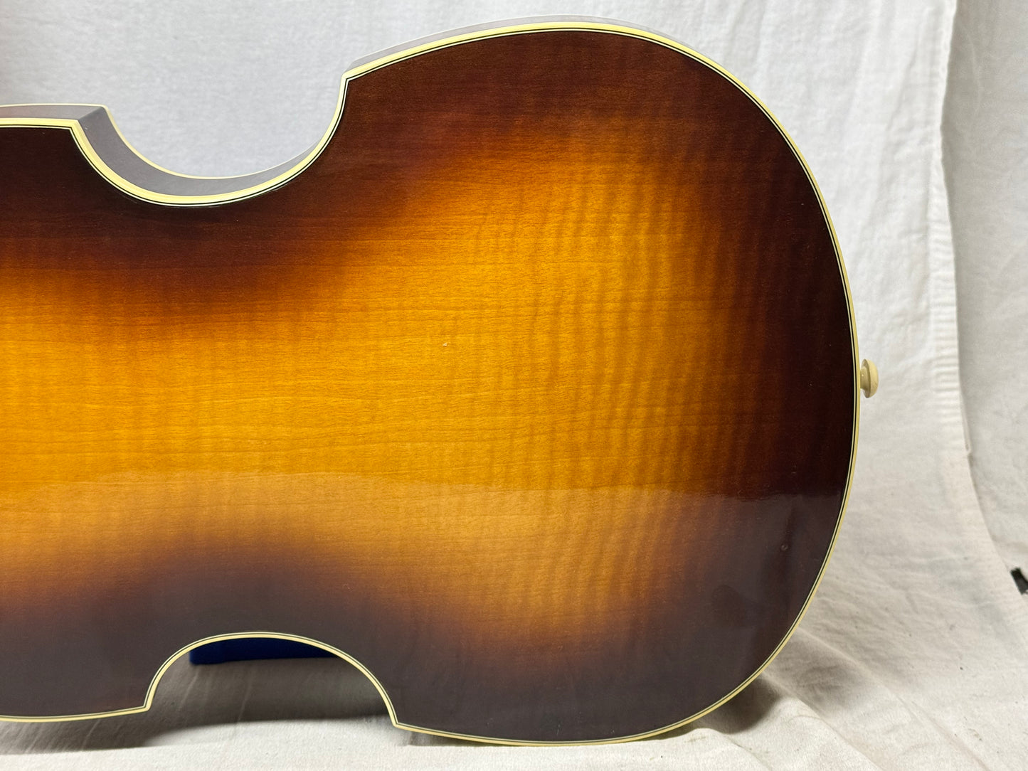 Hofner 500/1 Violin / Beatle 4-string Hollowbody Bass with Case