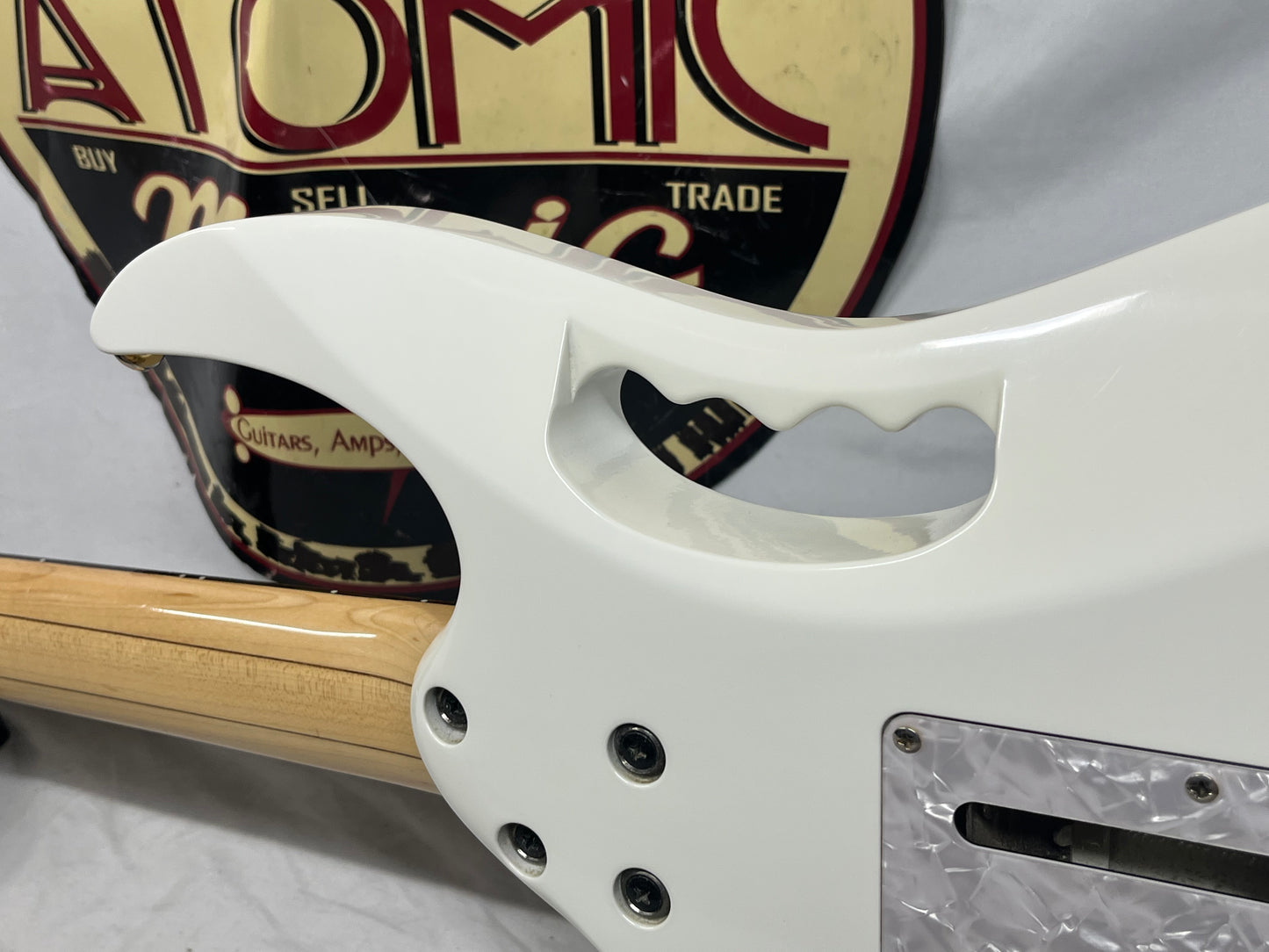 Ibanez JEM7V Prestige Steve Vai Signature HSH Electric Guitar with Hard Case - White