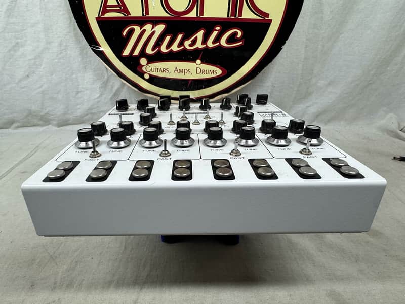 SOMA Lyra-8 Organismic Synthesizer with Power Supply + Box - Image 6